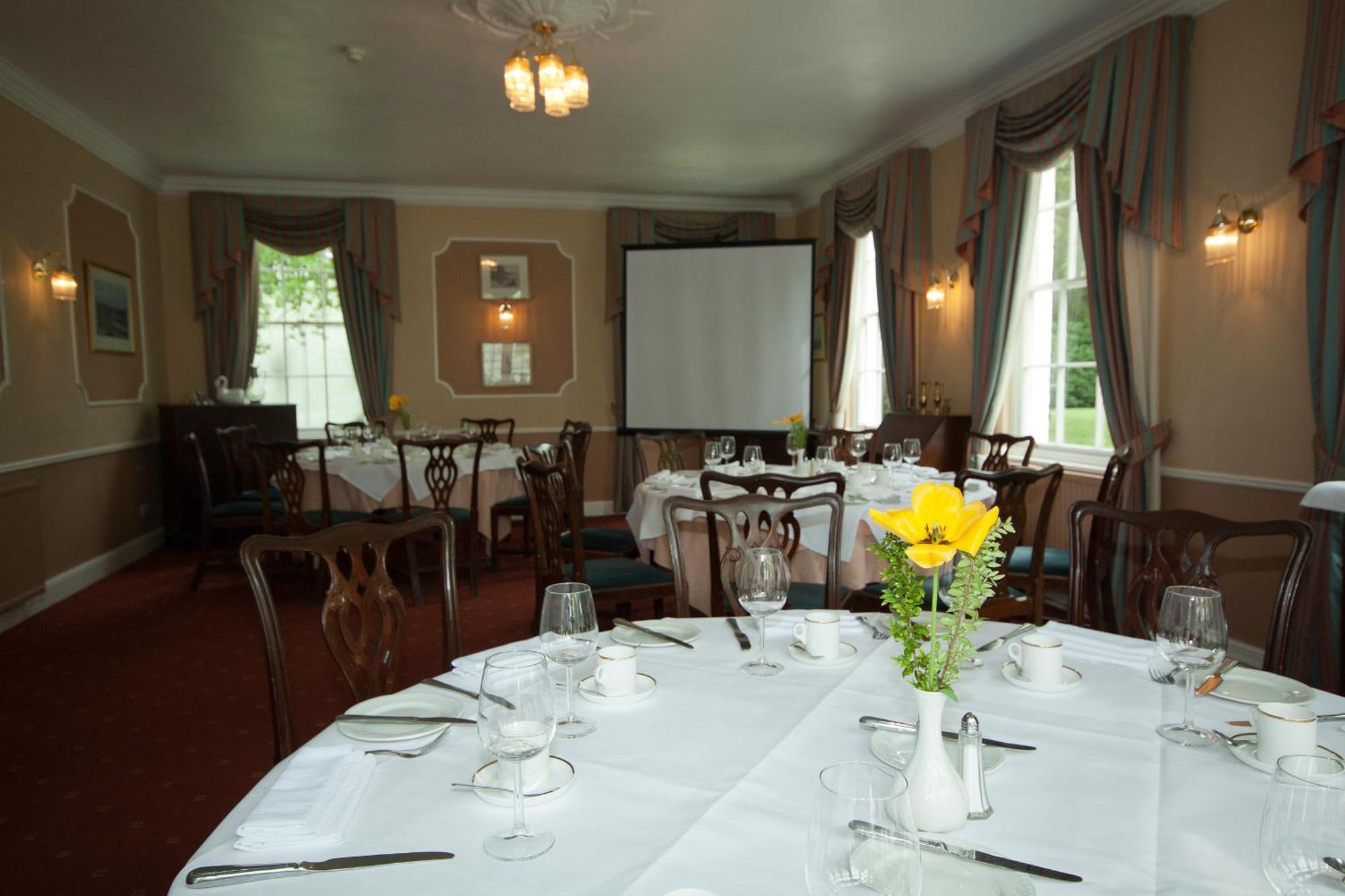 Corse Lawn House Hotel Restaurant photo